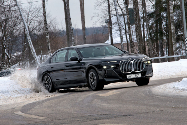 Тест нового седана BMW 740d поколения G70: жив ли немецкий инжиниринг?