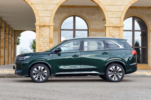 Ай, космос. Тест обновленного гибрида Evolute i-Space на дорогах Дагестана Ай, космос. Тест обновленного гибрида Evolute i-Space на дорогах Дагестана