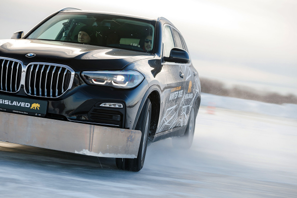 Следы контакта: шины Gislaved IceControl на ледовой трассе в Тюмени Следы контакта: шины Gislaved IceControl на ледовой трассе в Тюмени