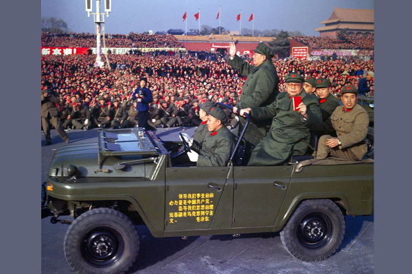 Рамная китайская икона BAW 212: ищем отличия между двумя версиями на асфальте и на бездорожье